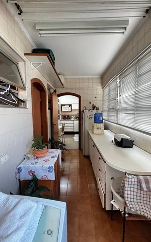 Apartamento à venda com 141m², 3 quartos e 2 vagas Apartamento à venda com 141m², 3 quartos e 2 vagasÁrea de Serviço