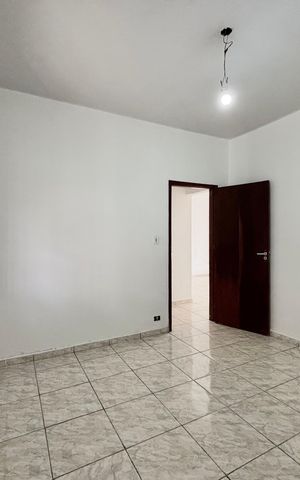 Casa para alugar com 250m², 3 quartos e 2 vagas Casa para alugar com 250m², 3 quartos e 2 vagasQuarto