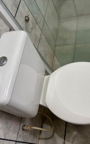 Casa para alugar com 250m², 3 quartos e 2 vagas Casa para alugar com 250m², 3 quartos e 2 vagasBanheiro