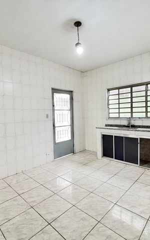 Casa para alugar com 250m², 3 quartos e 2 vagas Casa para alugar com 250m², 3 quartos e 2 vagasCozinha