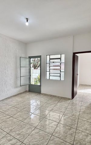 Casa para alugar com 250m², 3 quartos e 2 vagas Casa para alugar com 250m², 3 quartos e 2 vagasSala