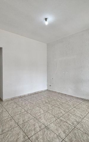 Casa para alugar com 250m², 3 quartos e 2 vagas Casa para alugar com 250m², 3 quartos e 2 vagasSala