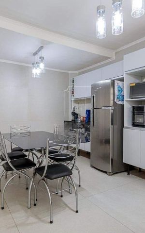 Casa à venda com 122m², 5 quartos e 2 vagas