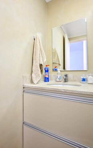Apartamento à venda com 83m², 3 quartos e 2 vagasBanheiro da Suíte