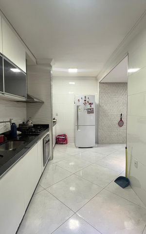Casa à venda com 300m², 4 quartos e 4 vagas Casa à venda com 300m², 4 quartos e 4 vagasCozinha