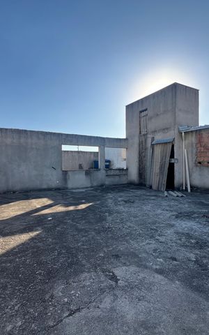 Casa à venda com 300m², 4 quartos e 4 vagas Casa à venda com 300m², 4 quartos e 4 vagasCobertura