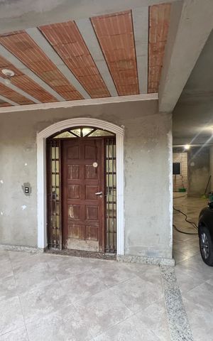 Casa à venda com 300m², 4 quartos e 4 vagas Casa à venda com 300m², 4 quartos e 4 vagasFachada