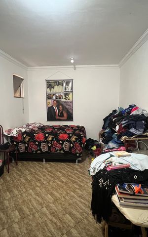 Casa à venda com 300m², 4 quartos e 4 vagas Casa à venda com 300m², 4 quartos e 4 vagasQuarto 1
