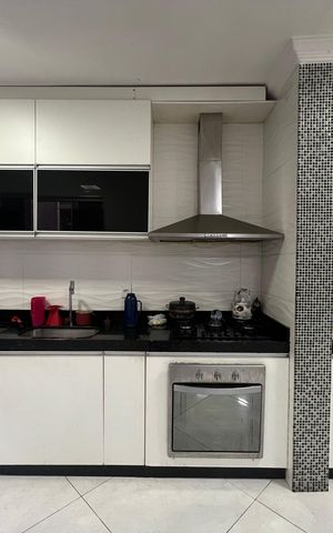 Casa à venda com 300m², 4 quartos e 4 vagas Casa à venda com 300m², 4 quartos e 4 vagasCozinha