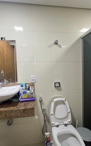 Casa à venda com 300m², 4 quartos e 4 vagas Casa à venda com 300m², 4 quartos e 4 vagasBanheiro Social