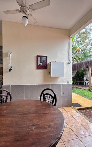 Casa de condomínio à venda com 124m², 3 quartos e 1 vaga Casa de condomínio à venda com 124m², 3 quartos e 1 vagaÁrea externa