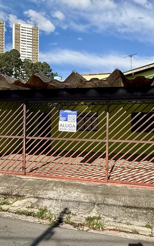 Casa para alugar com 60m², 2 quartos e 1 vaga Casa para alugar com 60m², 2 quartos e 1 vagaFachada