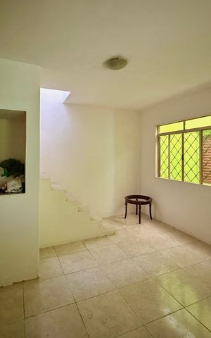 Casa para alugar com 60m², 2 quartos e 1 vaga Casa para alugar com 60m², 2 quartos e 1 vagaSala