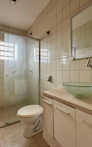 Casa para alugar com 60m², 2 quartos e 1 vaga Casa para alugar com 60m², 2 quartos e 1 vagaBanheiro