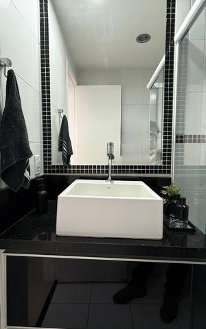 Apartamento à venda com 56m², 2 quartos e 1 vaga Apartamento à venda com 56m², 2 quartos e 1 vagaBanheiro