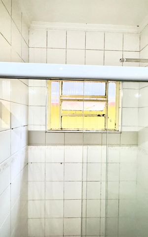 Casa para alugar com 65m², 2 quartos e 2 vagas Casa para alugar com 65m², 2 quartos e 2 vagasBanheiro social
