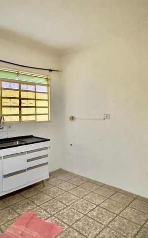 Casa para alugar com 65m², 2 quartos e 2 vagas Casa para alugar com 65m², 2 quartos e 2 vagasCozinha