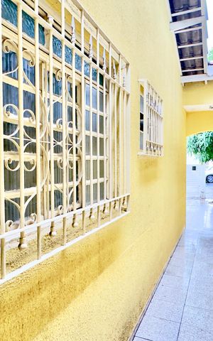 Casa para alugar com 65m², 2 quartos e 2 vagas Casa para alugar com 65m², 2 quartos e 2 vagasÁrea externa