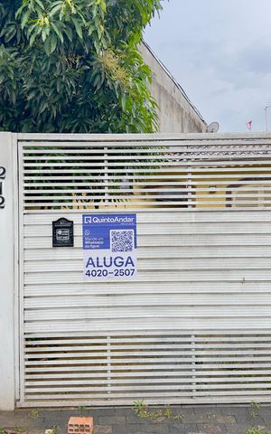 Casa para alugar com 65m², 2 quartos e 2 vagas Casa para alugar com 65m², 2 quartos e 2 vagasFachada
