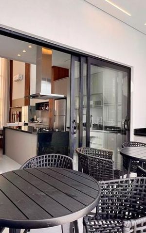 Casa à venda com 180m², 3 quartos e 2 vagas