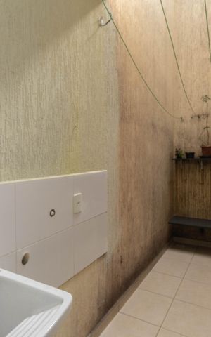 Casa à venda com 60m², 2 quartos e 1 vaga Casa à venda com 60m², 2 quartos e 1 vagaÁrea de Serviço