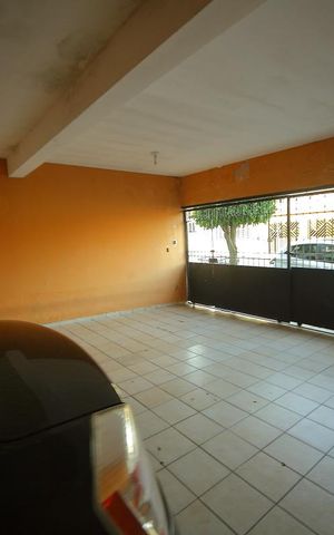 Casa à venda com 160m², 2 quartos e 4 vagasGaragem 