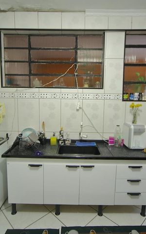 Casa à venda com 160m², 2 quartos e 4 vagasCozinha 