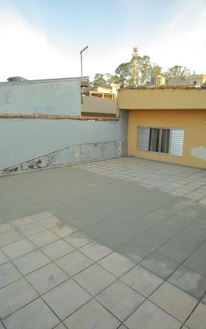 Casa à venda com 160m², 2 quartos e 4 vagasVaranda/Quintal 