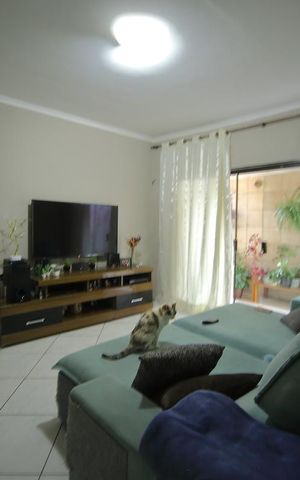 Casa à venda com 160m², 2 quartos e 4 vagasSala