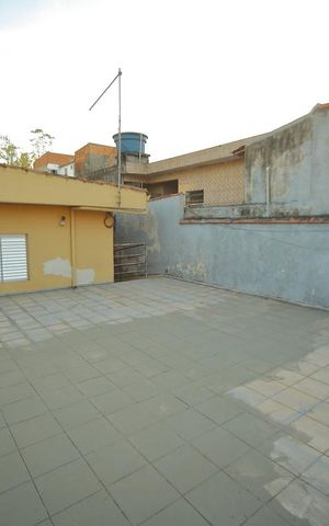 Casa à venda com 160m², 2 quartos e 4 vagasVaranda/Quintal 