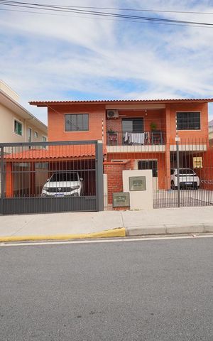 Casa para alugar com 110m², 2 quartos e 1 vagaFachada