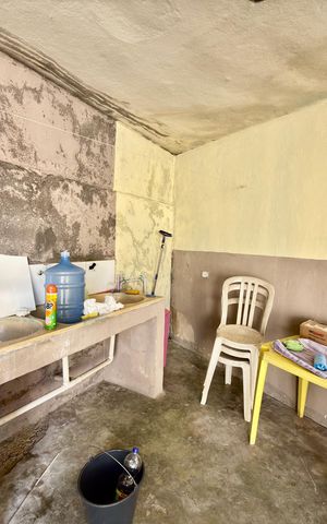 Casa à venda com 300m², 4 quartos e 3 vagas Casa à venda com 300m², 4 quartos e 3 vagasCozinha e Área de Serviço