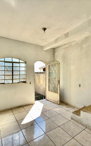 Casa à venda com 300m², 4 quartos e 3 vagas Casa à venda com 300m², 4 quartos e 3 vagasKitnet