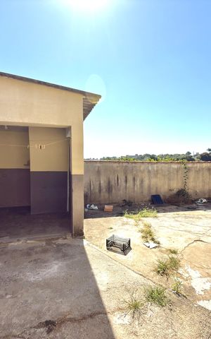 Casa à venda com 300m², 4 quartos e 3 vagas Casa à venda com 300m², 4 quartos e 3 vagasQuintal