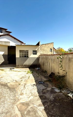 Casa à venda com 300m², 4 quartos e 3 vagas Casa à venda com 300m², 4 quartos e 3 vagasQuintal