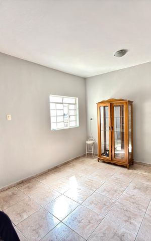 Casa à venda com 300m², 4 quartos e 3 vagas Casa à venda com 300m², 4 quartos e 3 vagasCopa