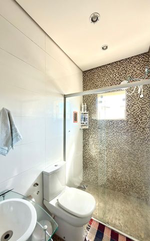 Casa à venda com 300m², 4 quartos e 3 vagas Casa à venda com 300m², 4 quartos e 3 vagasBanheiro Social