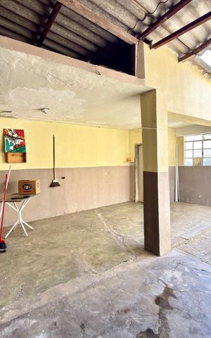 Casa à venda com 300m², 4 quartos e 3 vagas Casa à venda com 300m², 4 quartos e 3 vagasQuintal