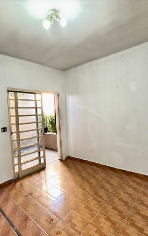 Casa à venda com 300m², 4 quartos e 3 vagas Casa à venda com 300m², 4 quartos e 3 vagasKitnet