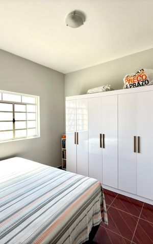 Casa à venda com 300m², 4 quartos e 3 vagas Casa à venda com 300m², 4 quartos e 3 vagasQuarto 2