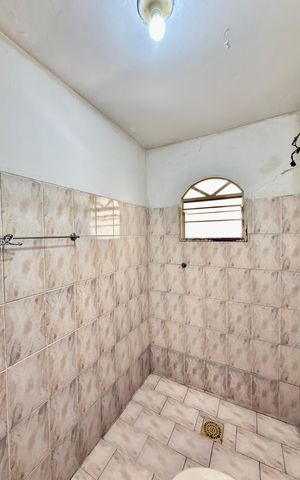 Casa à venda com 300m², 4 quartos e 3 vagas Casa à venda com 300m², 4 quartos e 3 vagasKitnet