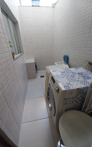 Casa de condomínio à venda com 66m², 2 quartos e 1 vagaÁrea de serviço