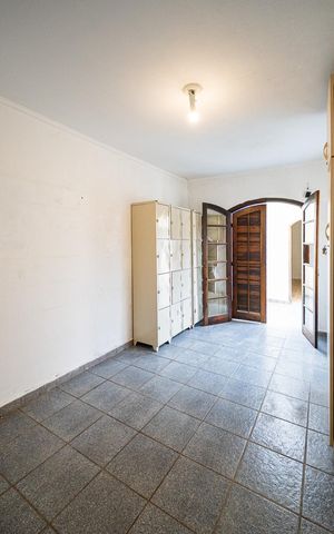 Casa para alugar com 300m², 3 quartos e 3 vagas Casa para alugar com 300m², 3 quartos e 3 vagasEdícula