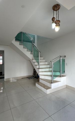 Casa de condomínio à venda com 110m², 3 quartos e 2 vagas Casa de condomínio à venda com 110m², 3 quartos e 2 vagasSala