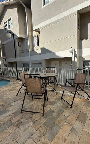 Casa de condomínio à venda com 110m², 3 quartos e 2 vagas Casa de condomínio à venda com 110m², 3 quartos e 2 vagasÁrea comum - Piscina
