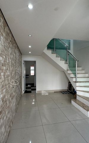 Casa de condomínio à venda com 110m², 3 quartos e 2 vagas Casa de condomínio à venda com 110m², 3 quartos e 2 vagasSala