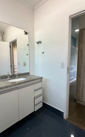 Casa de condomínio à venda com 110m², 3 quartos e 2 vagas Casa de condomínio à venda com 110m², 3 quartos e 2 vagasBanheiro da Suíte 2