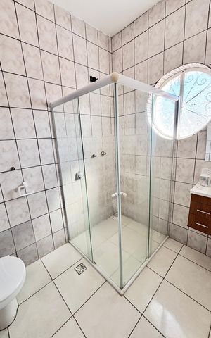 Casa para alugar com 125m², 3 quartos e 2 vagas Casa para alugar com 125m², 3 quartos e 2 vagasBanheiro