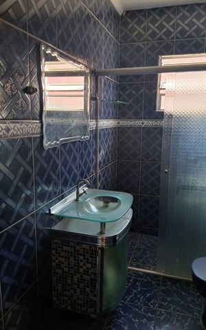 Casa à venda com 249m², 3 quartos e 2 vagas Casa à venda com 249m², 3 quartos e 2 vagasBanheiro