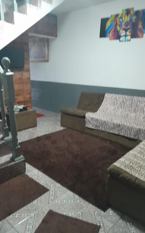 Casa à venda com 249m², 3 quartos e 2 vagas Casa à venda com 249m², 3 quartos e 2 vagasSala